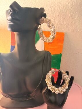 Beaded Textured Hoop Earrings - Cream & Gold
